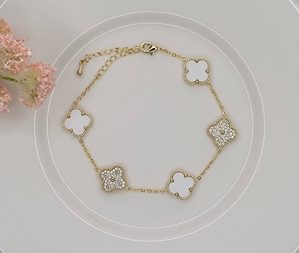 5 charm four leaf clover bracelet Crystal Works by Betty Oh (White)