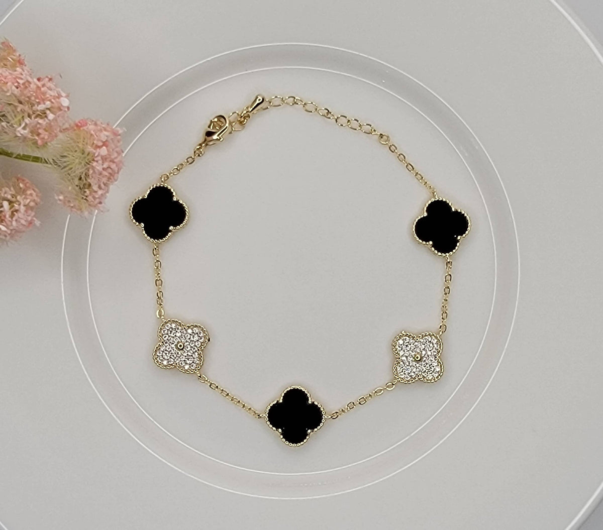5 charm four leaf clover bracelet Crystal Works by Betty Oh (Black)