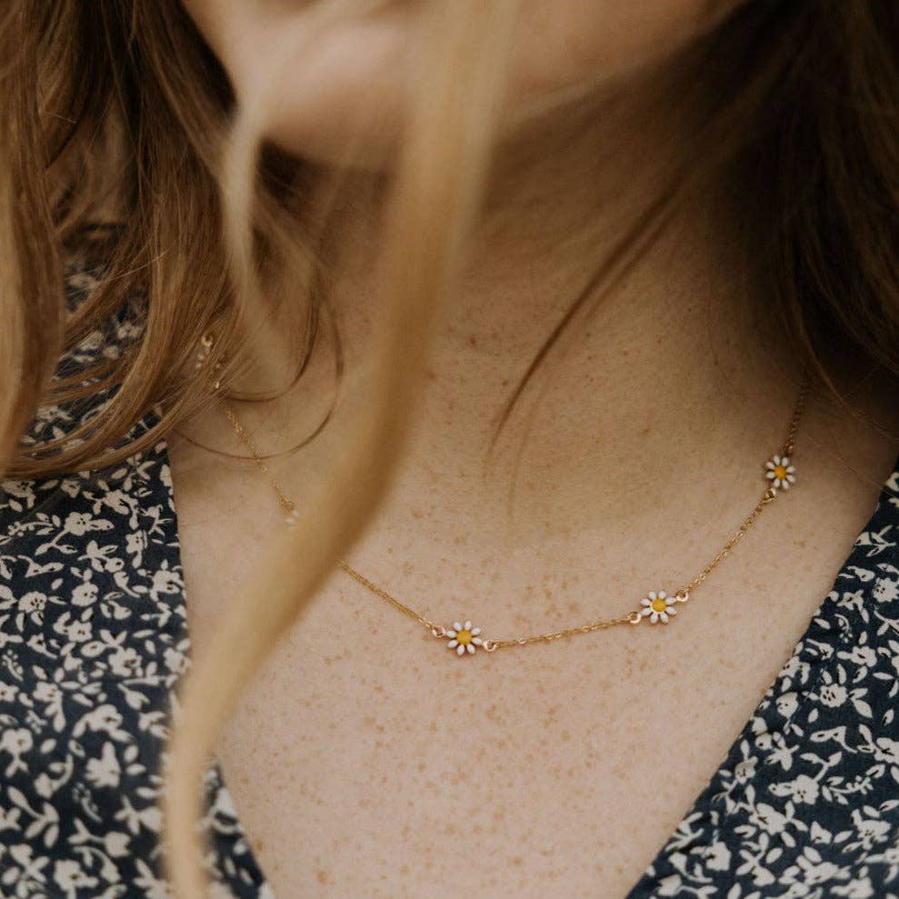 Carolina Daisy Gold Necklace by Mauve Jewelry
