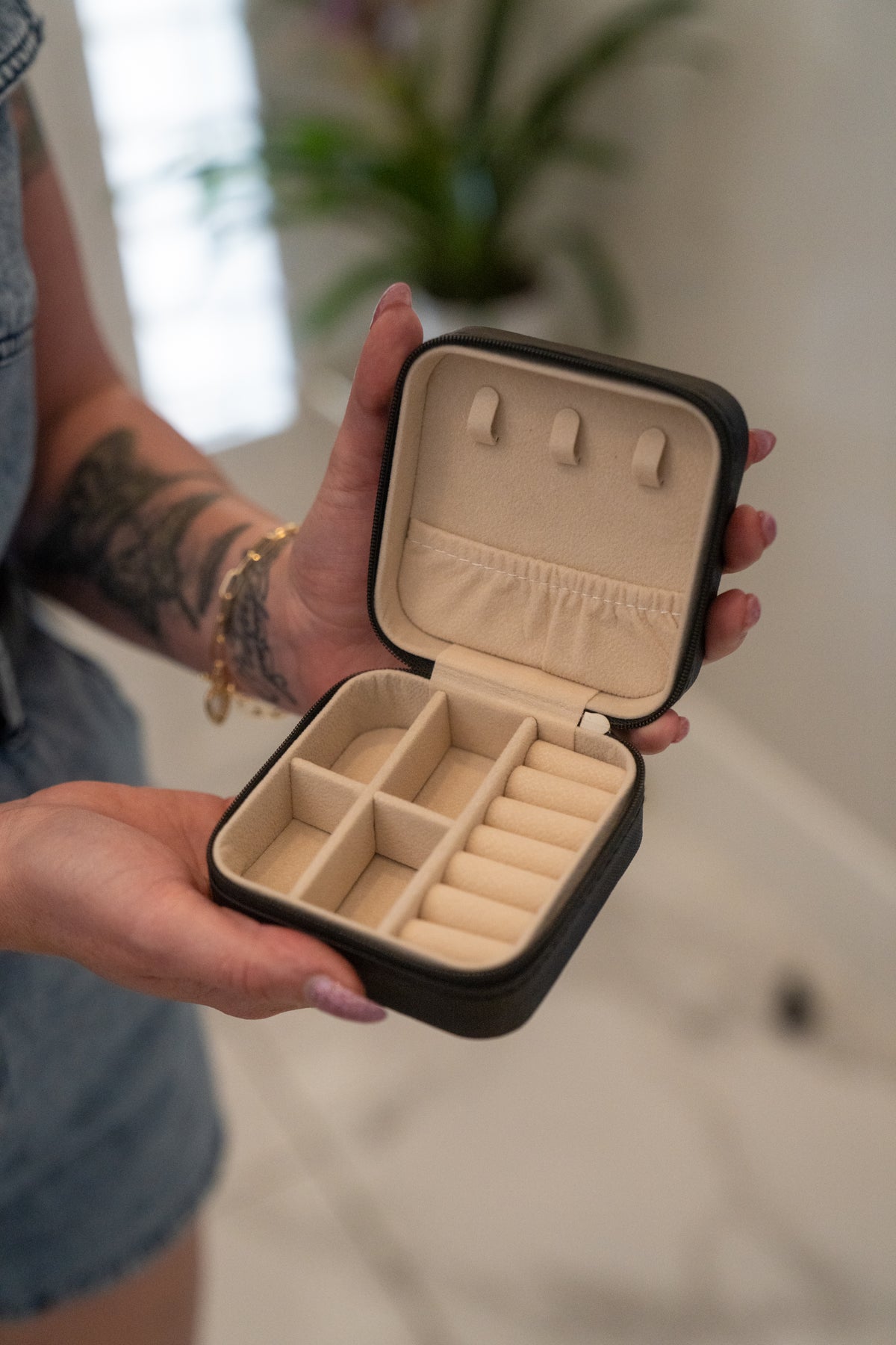 Leather Portable Travel Jewelry Box Mio Queena