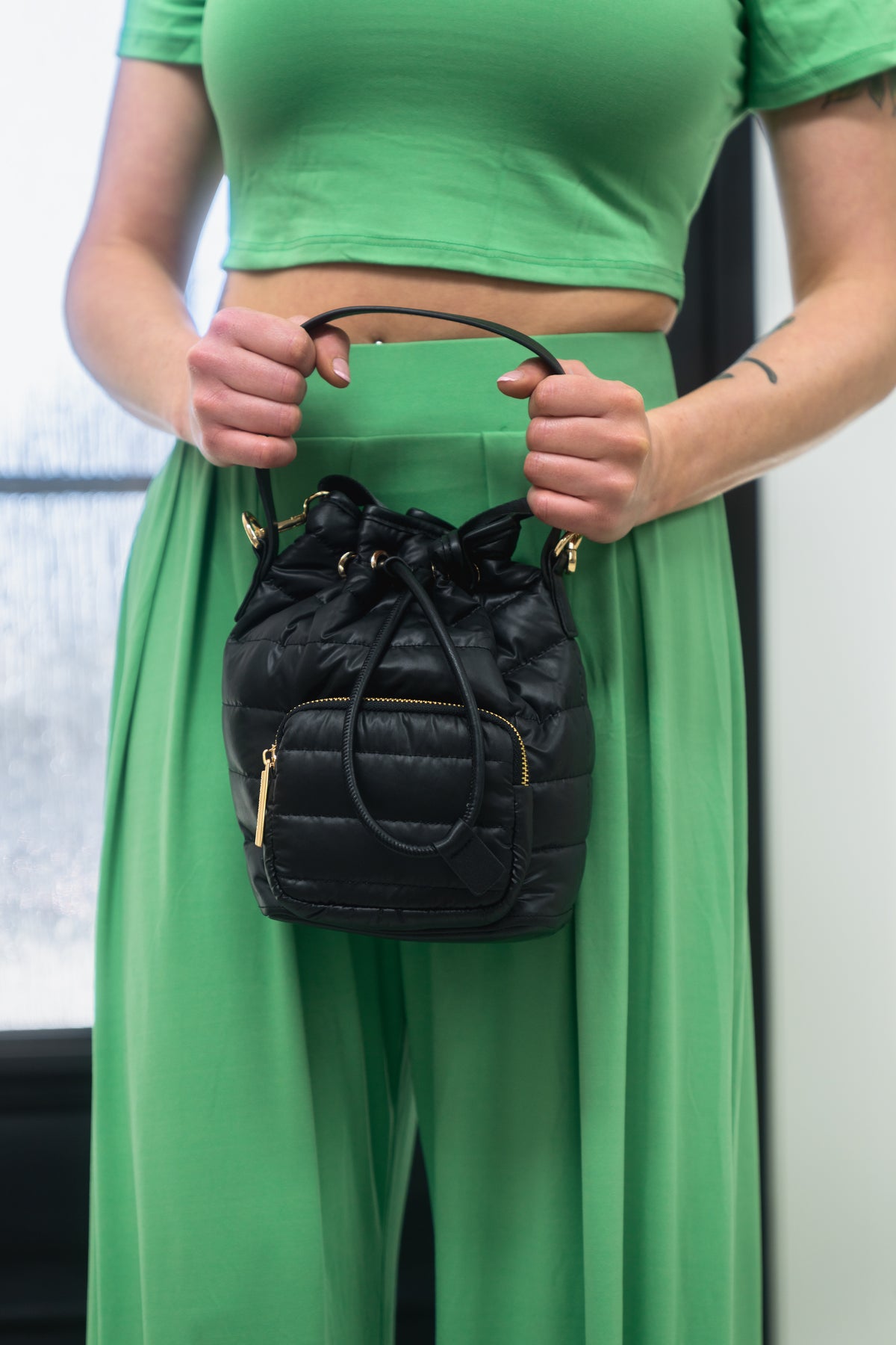 Lucky Puffer Mini Gift Bucket Crossbody Bag Like Dreams (Black)