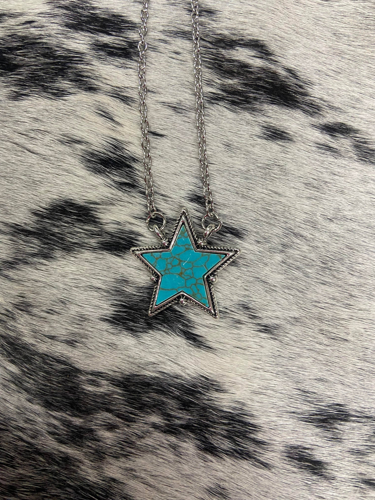 Collar de estrellas con cadena plateada (turquesa)
