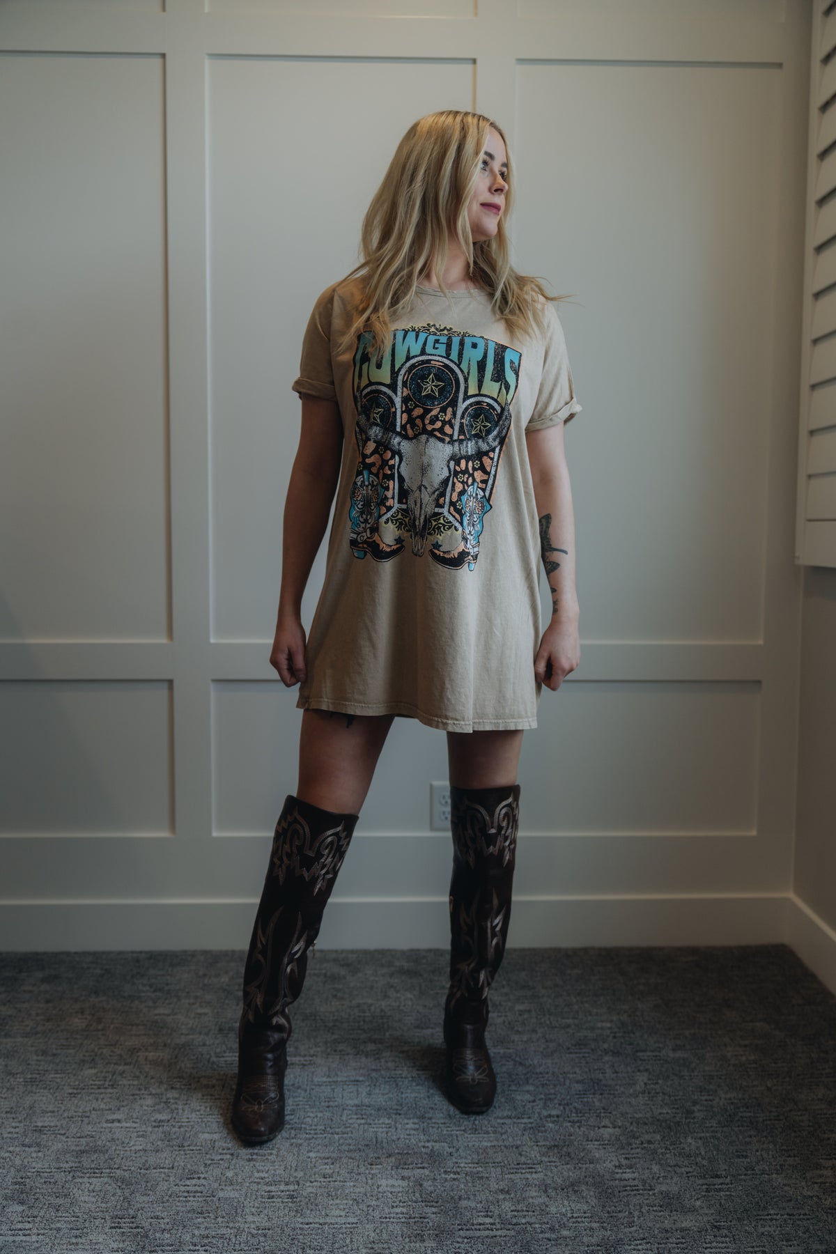 Graphic TShirt Dress Hrttanduv (Cowgirls)