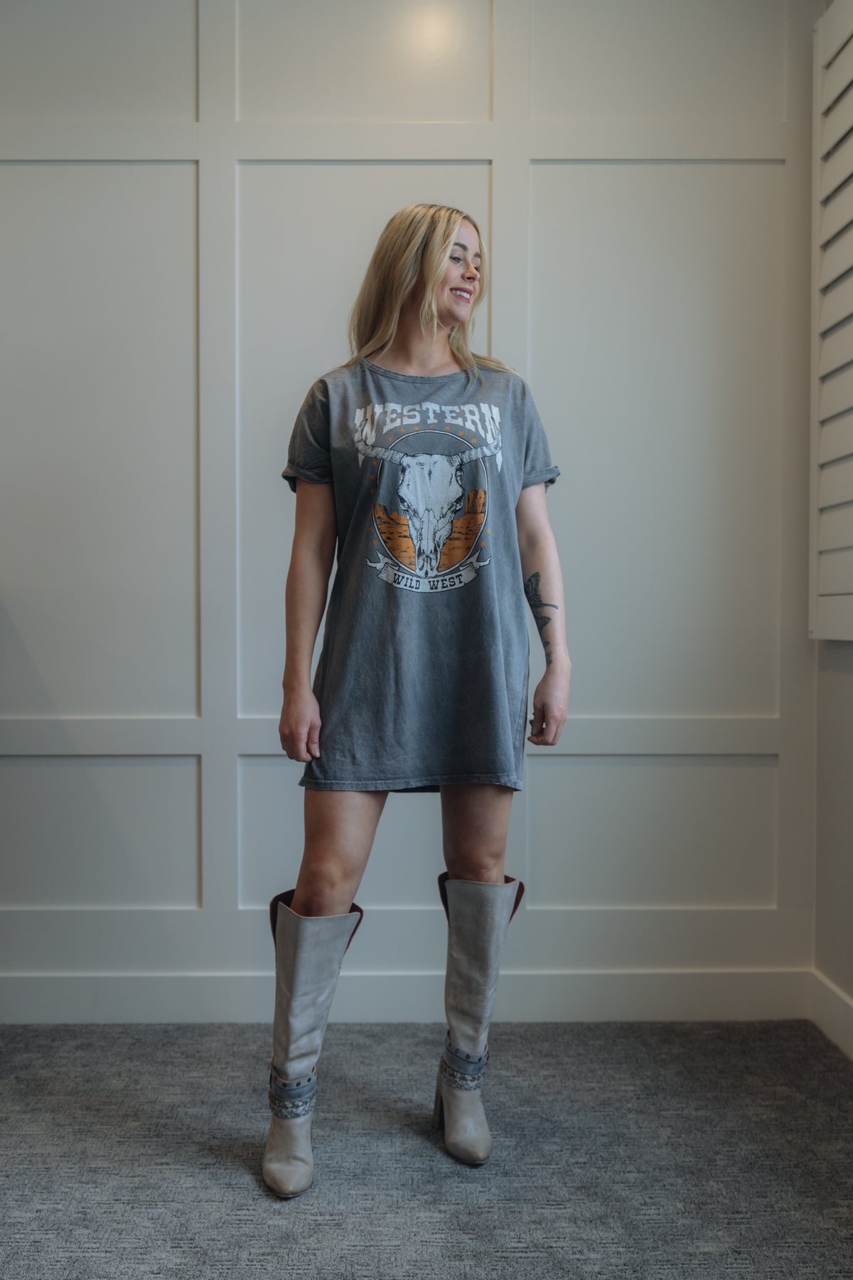 Vestido con camiseta gráfica Hrttanduv Western Wild West